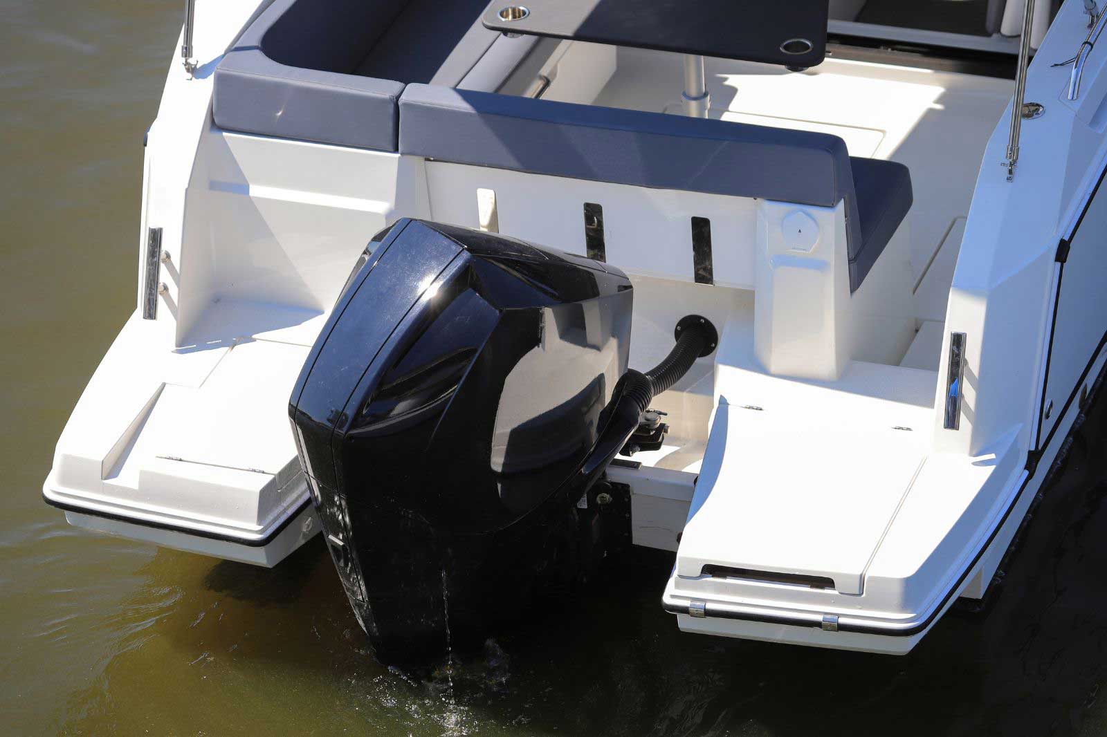 Choosing Between Inboard And Outboard Engines Elite Direct Financing
